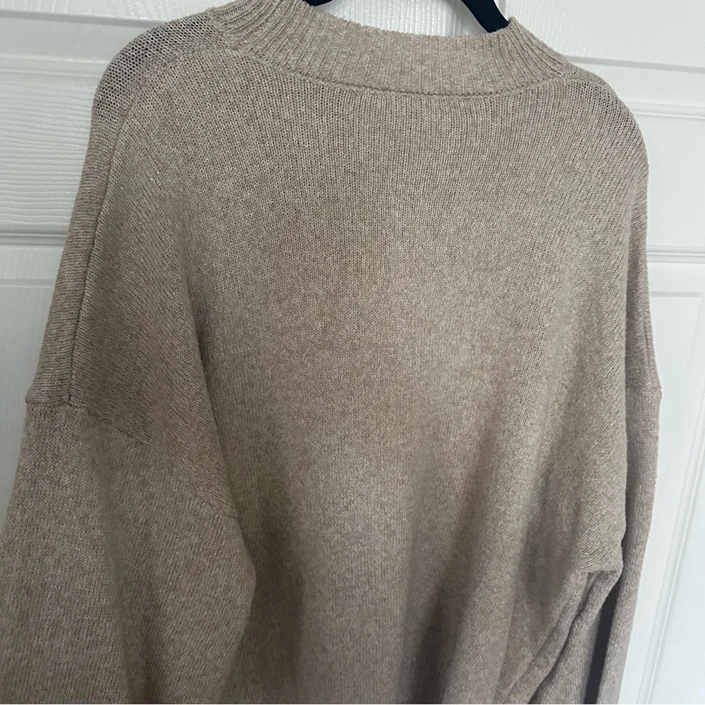 French style loose fit long sleeve knit sweater in color apricot | M - Picture 6 of 7